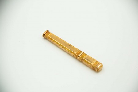 Porta-Lacre de ouro de pequenas dimensões